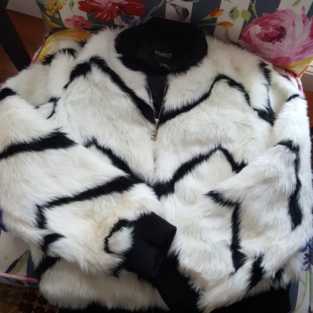 Ashro never worn beautiful coat